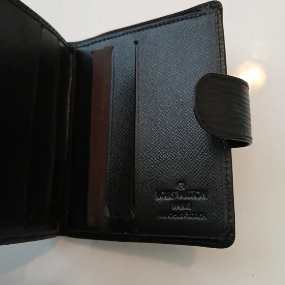 Louis Vuitton bifold .en's wallet Wallets